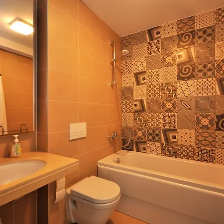 Апартаменти Raisa Penthouse Holidays *